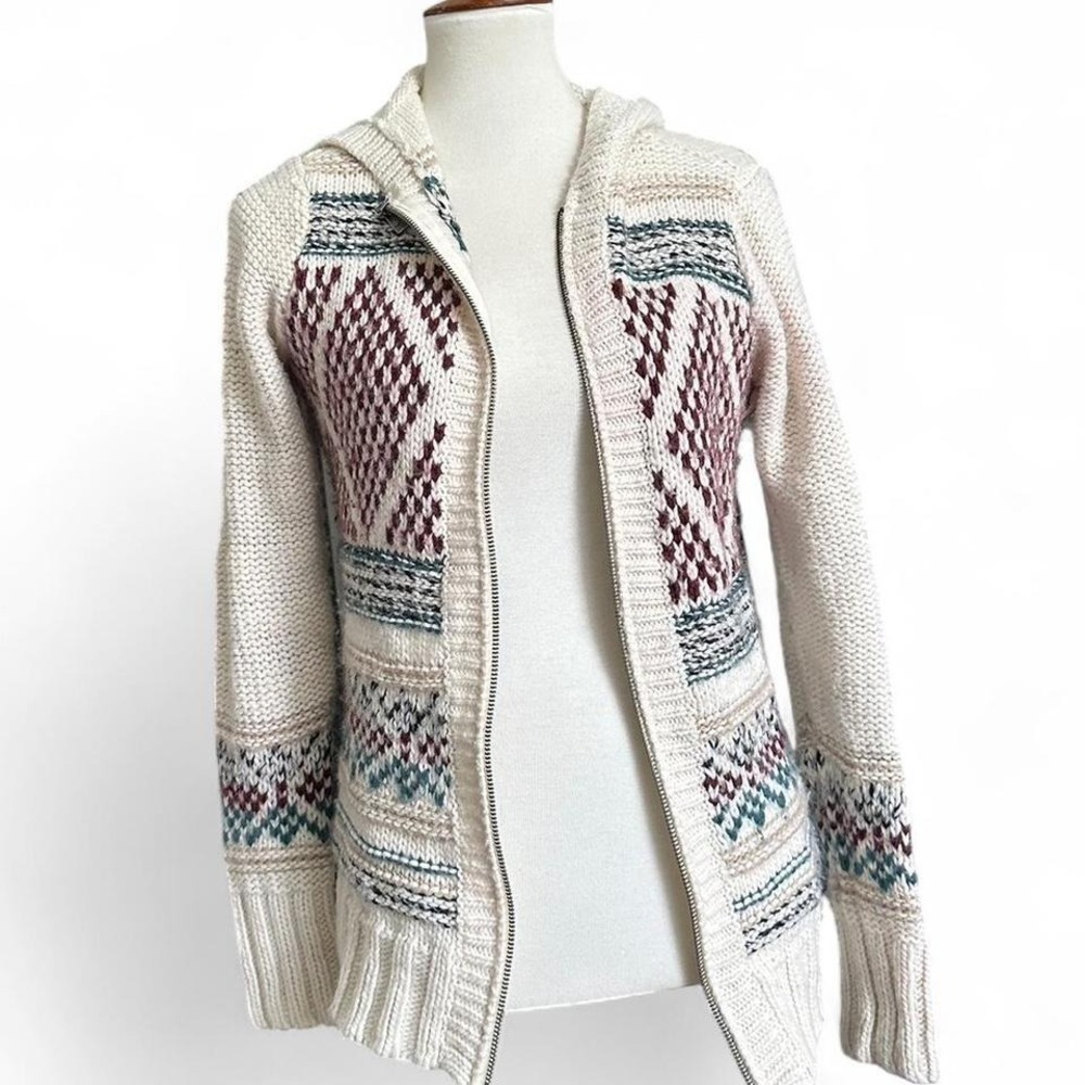 Holiday 10’ Hollister sweater jacket